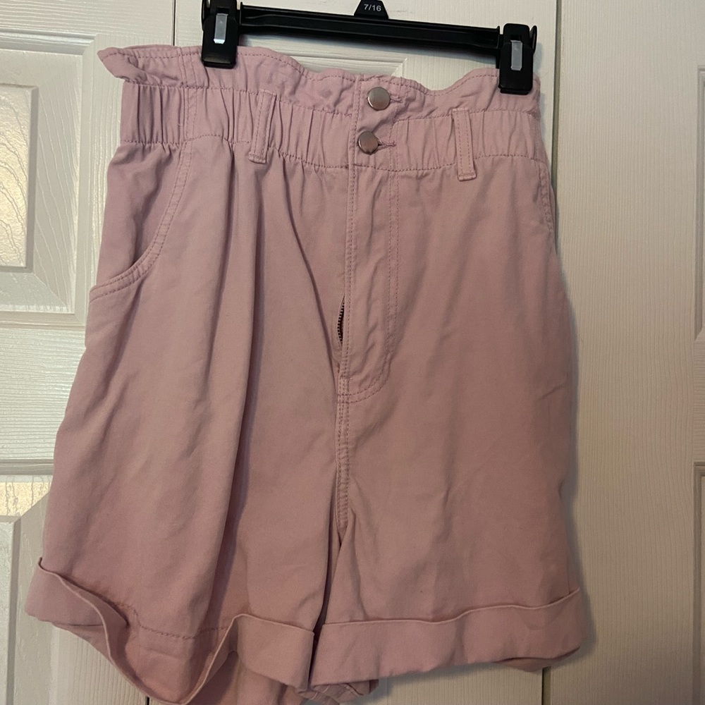 Women’s size 10 pink paper bag shorts high waisted